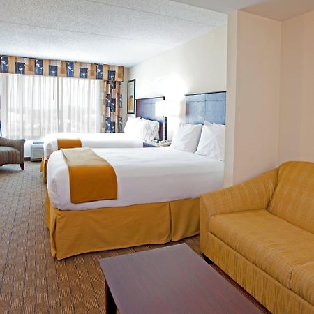 Holiday Inn Express & Suites Columbus At Northlake By Ihg Eksteriør billede