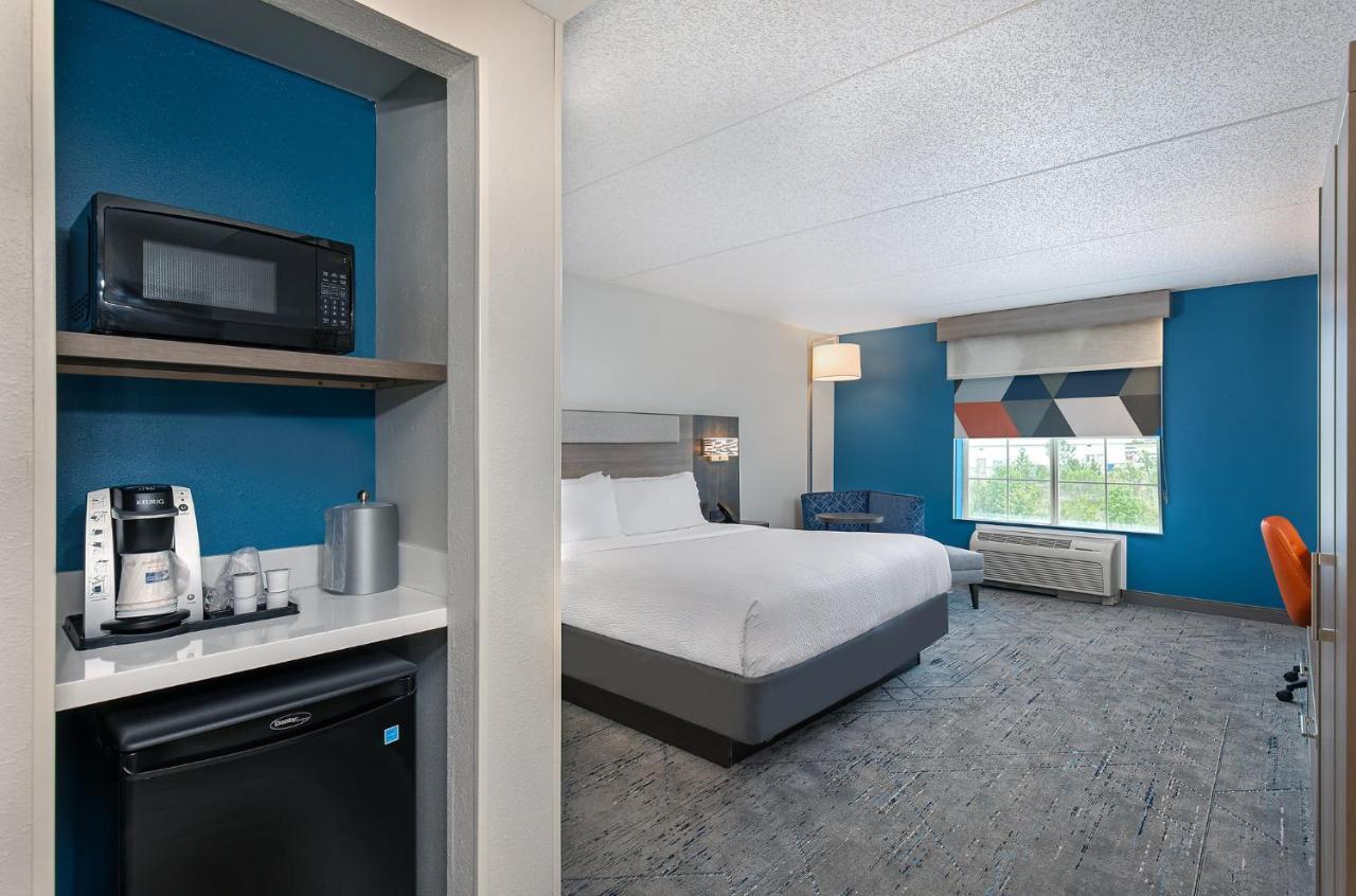 Holiday Inn Express & Suites Columbus At Northlake By Ihg Eksteriør billede