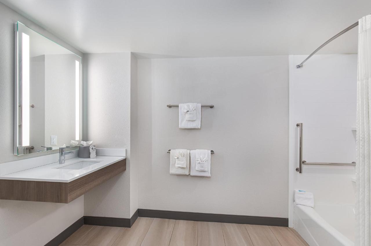 Holiday Inn Express & Suites Columbus At Northlake By Ihg Eksteriør billede