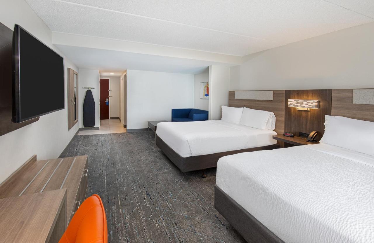 Holiday Inn Express & Suites Columbus At Northlake By Ihg Eksteriør billede