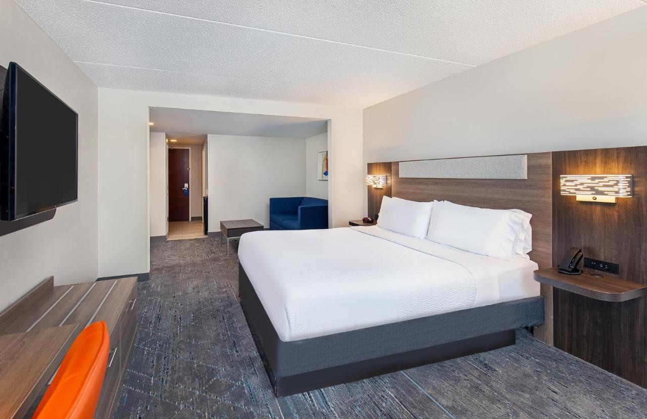Holiday Inn Express & Suites Columbus At Northlake By Ihg Eksteriør billede