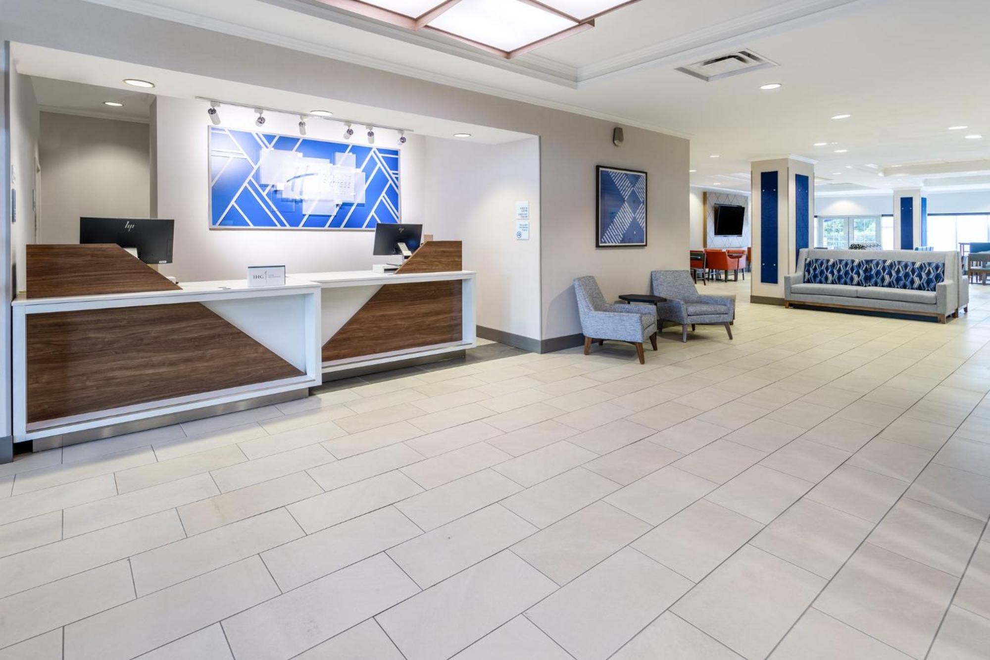 Holiday Inn Express & Suites Columbus At Northlake By Ihg Eksteriør billede