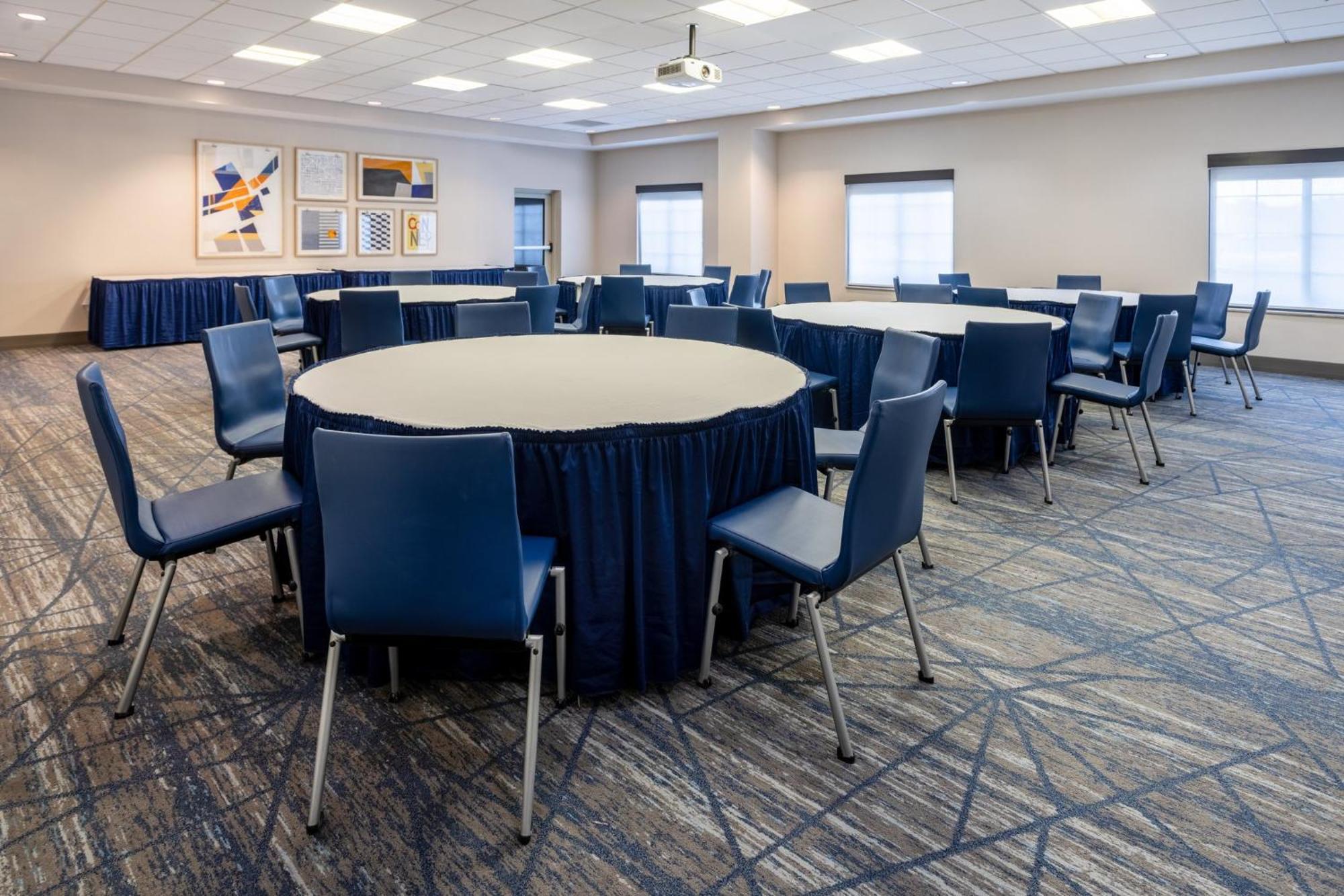 Holiday Inn Express & Suites Columbus At Northlake By Ihg Eksteriør billede