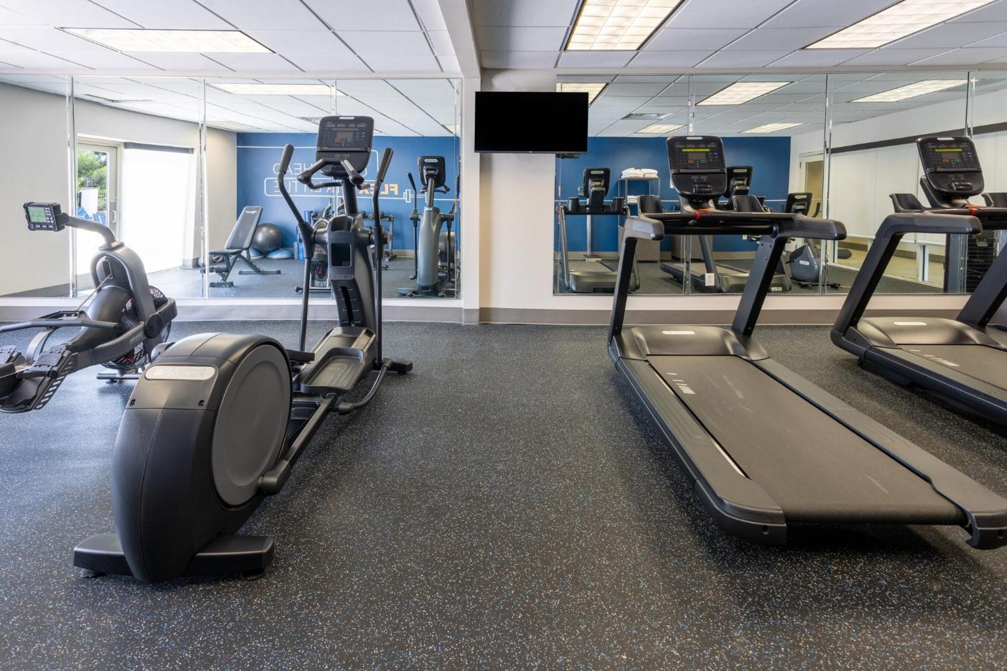 Holiday Inn Express & Suites Columbus At Northlake By Ihg Eksteriør billede