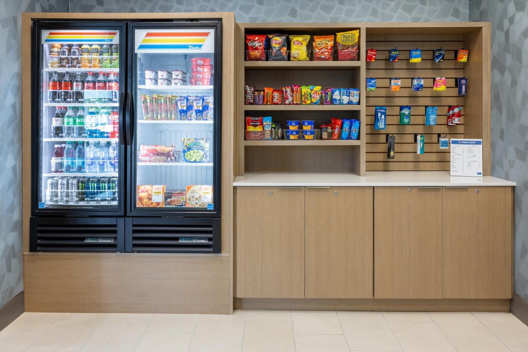 Holiday Inn Express & Suites Columbus At Northlake By Ihg Eksteriør billede
